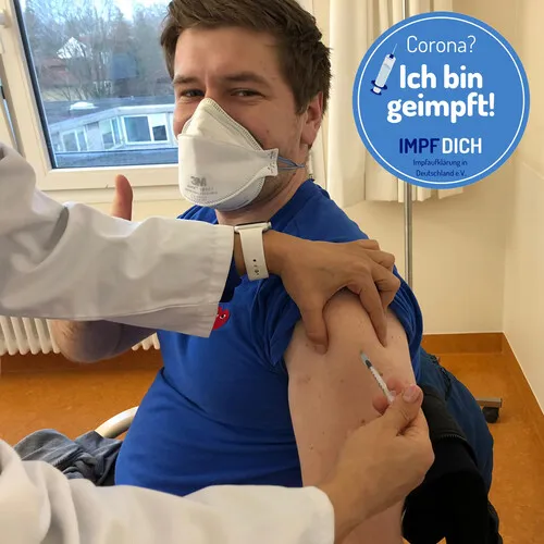 Erste COVID-19 Impfungen bei "Impf Dich"